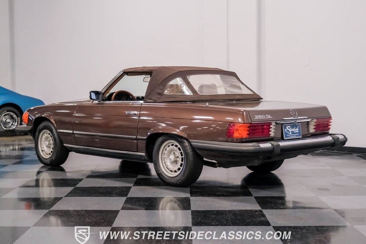 Mercedes-Benz-SL-Class-Cabriolet-1982-9