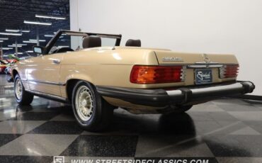 Mercedes-Benz-SL-Class-Cabriolet-1983-23