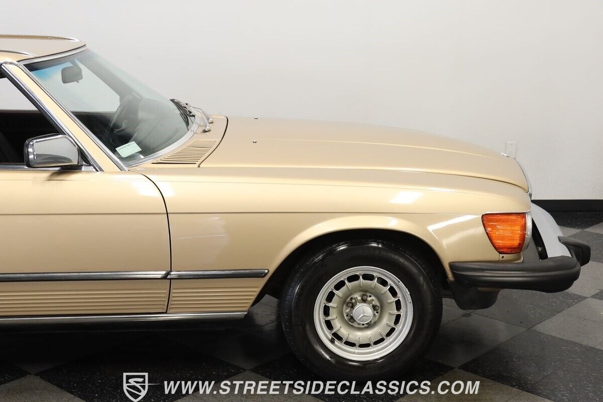 Mercedes-Benz-SL-Class-Cabriolet-1983-28