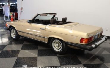 Mercedes-Benz-SL-Class-Cabriolet-1983-6