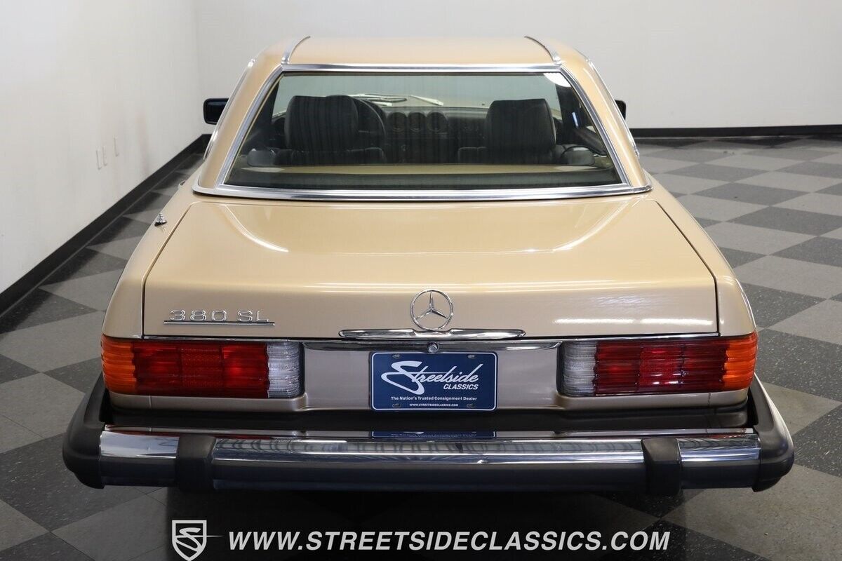 Mercedes-Benz-SL-Class-Cabriolet-1983-8