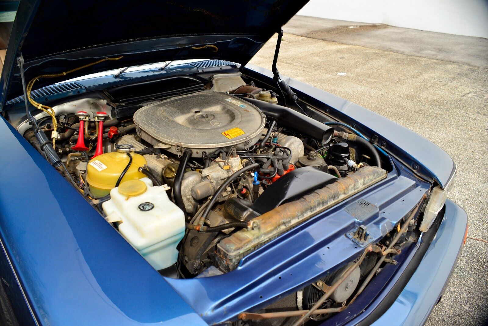 Mercedes-Benz-SL-Class-Cabriolet-1984-32