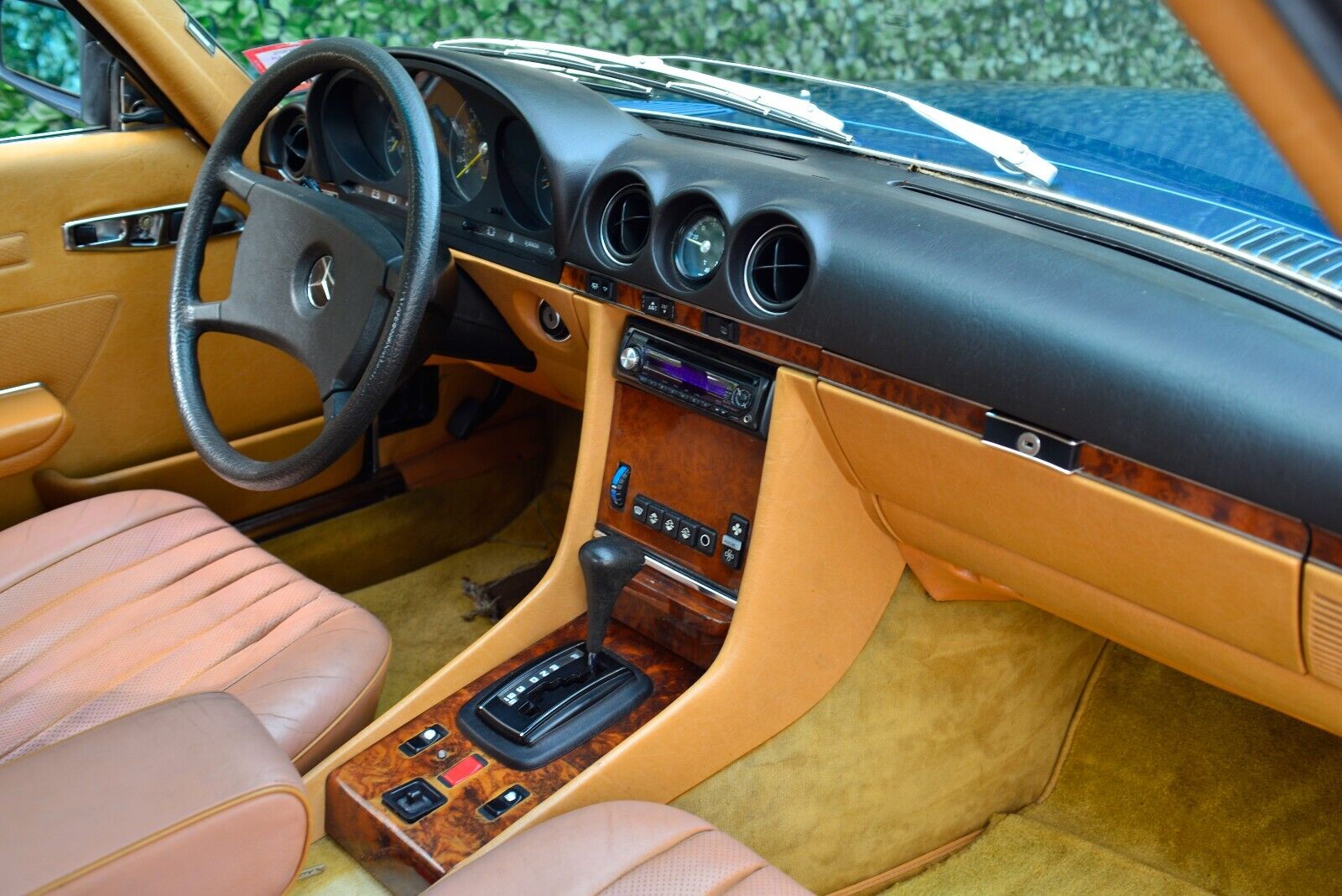 Mercedes-Benz-SL-Class-Cabriolet-1984-36