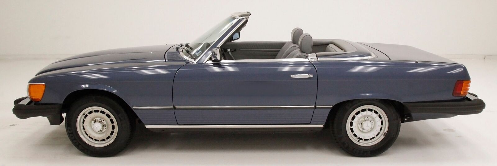 Mercedes-Benz-SL-Class-Cabriolet-1984-4