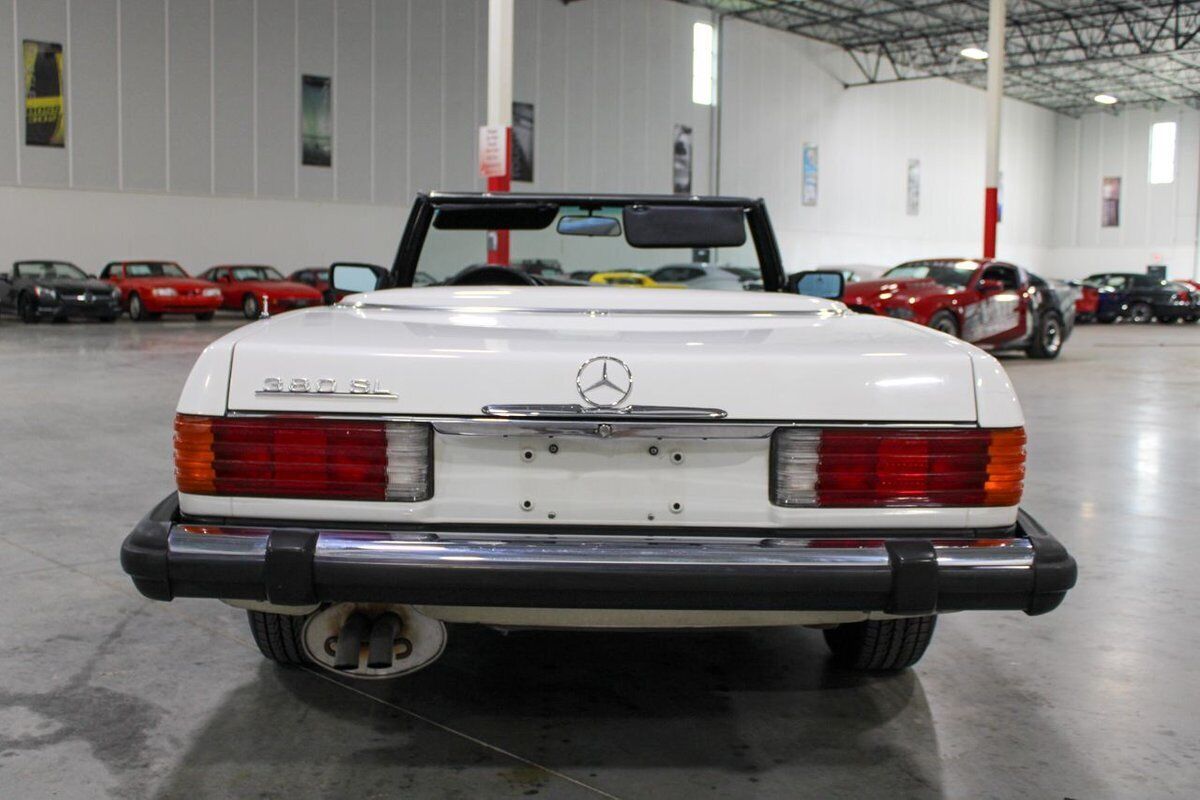 Mercedes-Benz-SL-Class-Cabriolet-1984-5