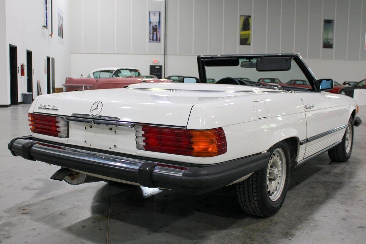 Mercedes-Benz-SL-Class-Cabriolet-1984-6