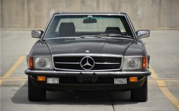 Mercedes-Benz-SL-Class-Cabriolet-1984-6