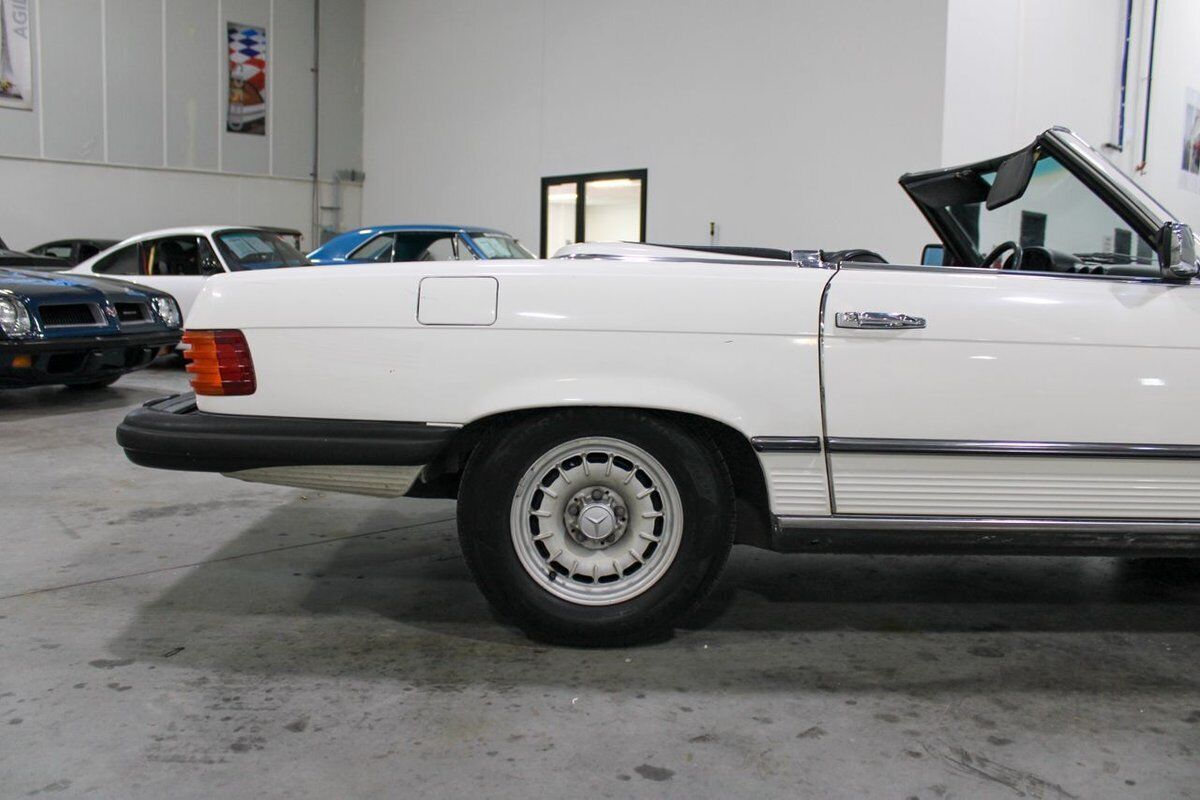 Mercedes-Benz-SL-Class-Cabriolet-1984-7