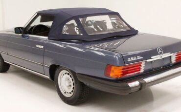 Mercedes-Benz-SL-Class-Cabriolet-1984-7