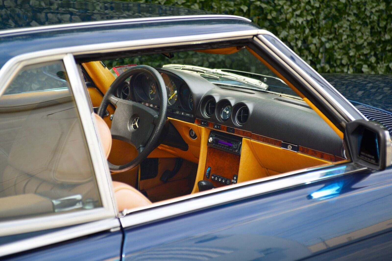 Mercedes-Benz-SL-Class-Cabriolet-1984-8