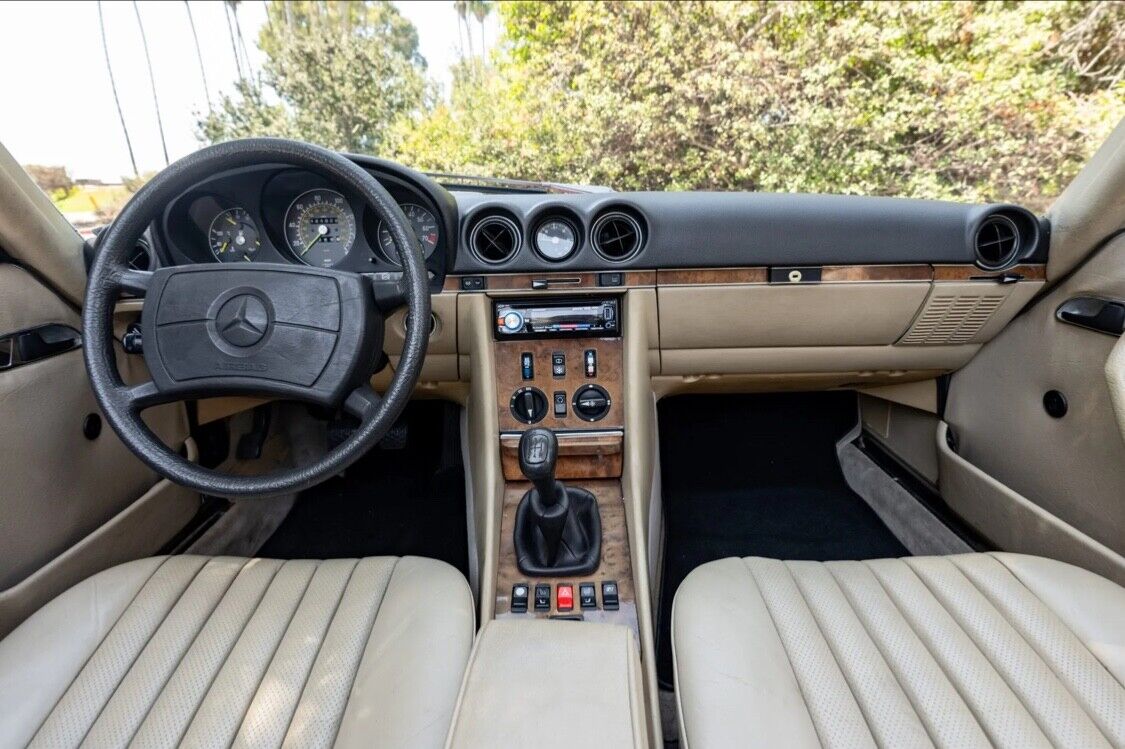 Mercedes-Benz-SL-Class-Cabriolet-1985-13