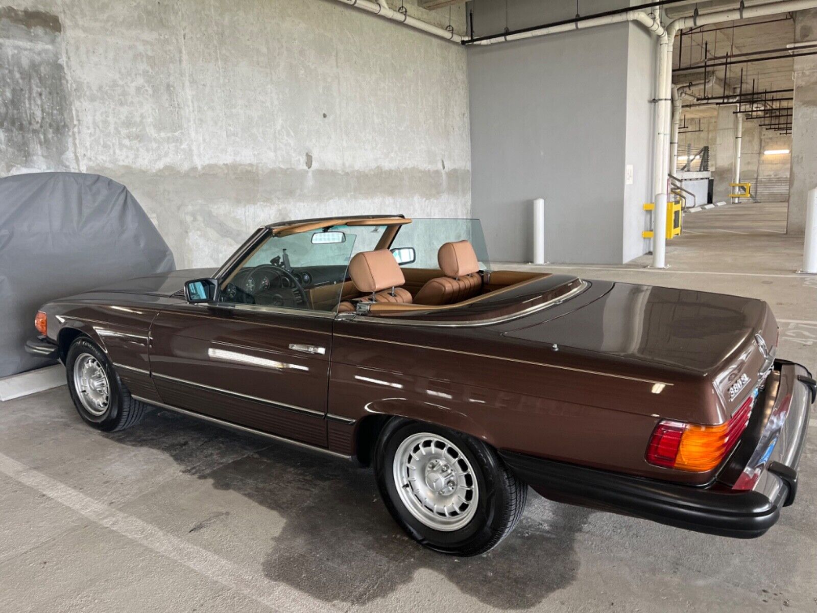 Mercedes-Benz-SL-Class-Cabriolet-1985-19