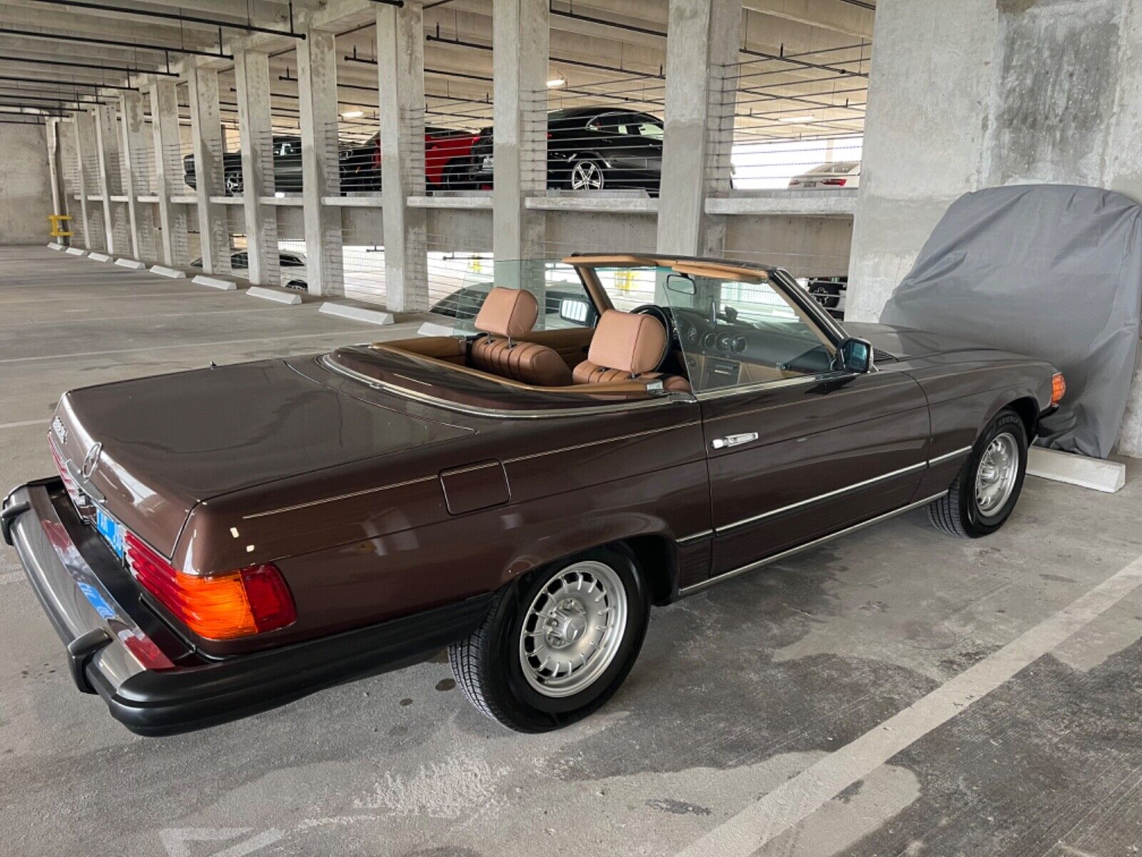 Mercedes-Benz-SL-Class-Cabriolet-1985-20