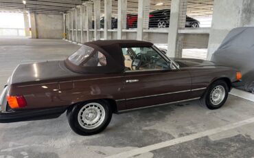 Mercedes-Benz-SL-Class-Cabriolet-1985-24