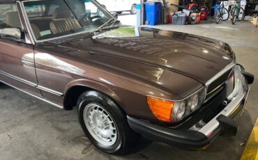 Mercedes-Benz-SL-Class-Cabriolet-1985-27