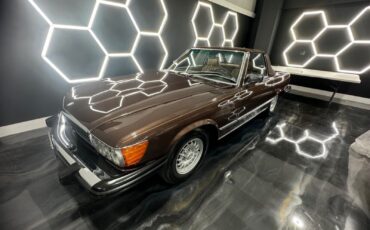 Mercedes-Benz-SL-Class-Cabriolet-1985-28