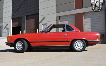 Mercedes-Benz-SL-Class-Cabriolet-1985-3