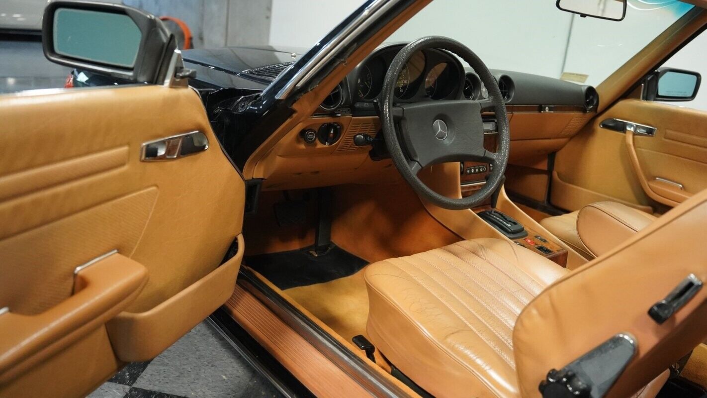 Mercedes-Benz-SL-Class-Cabriolet-1985-4