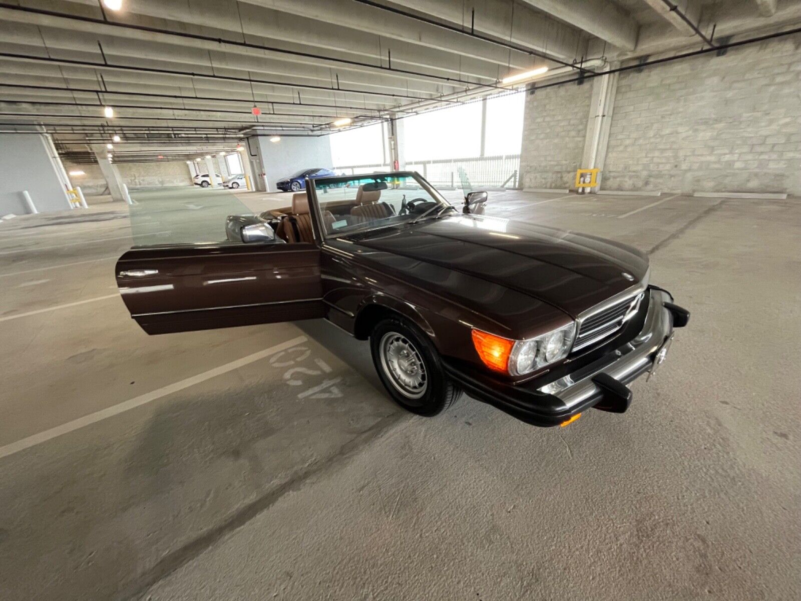 Mercedes-Benz-SL-Class-Cabriolet-1985-5