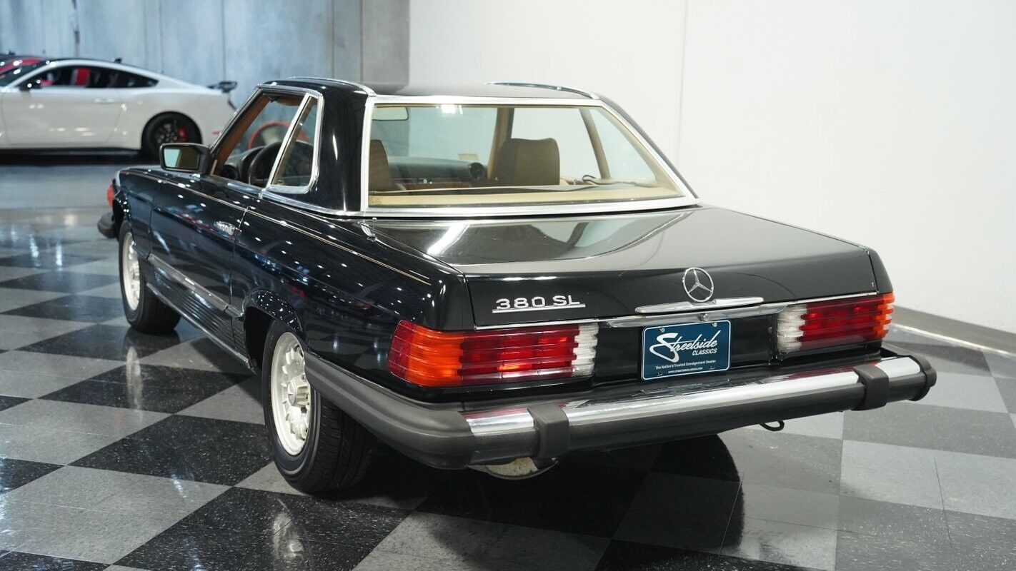 Mercedes-Benz-SL-Class-Cabriolet-1985-7