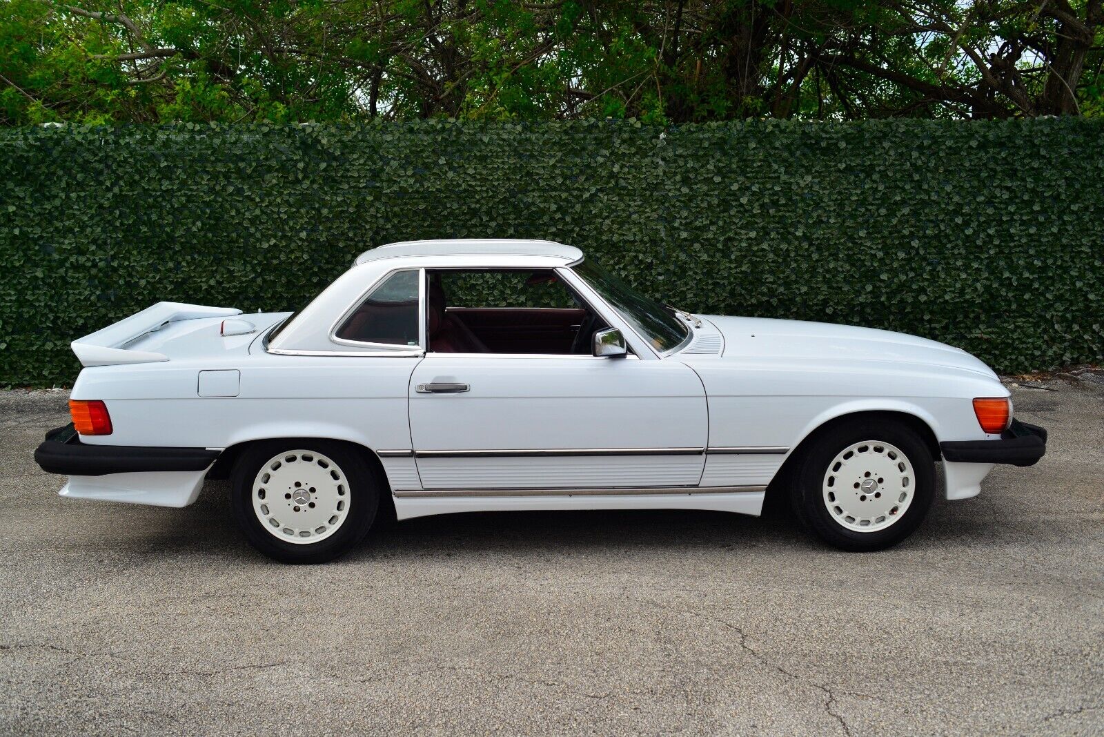 Mercedes-Benz-SL-Class-Cabriolet-1986-1