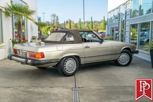 Mercedes-Benz-SL-Class-Cabriolet-1986-10