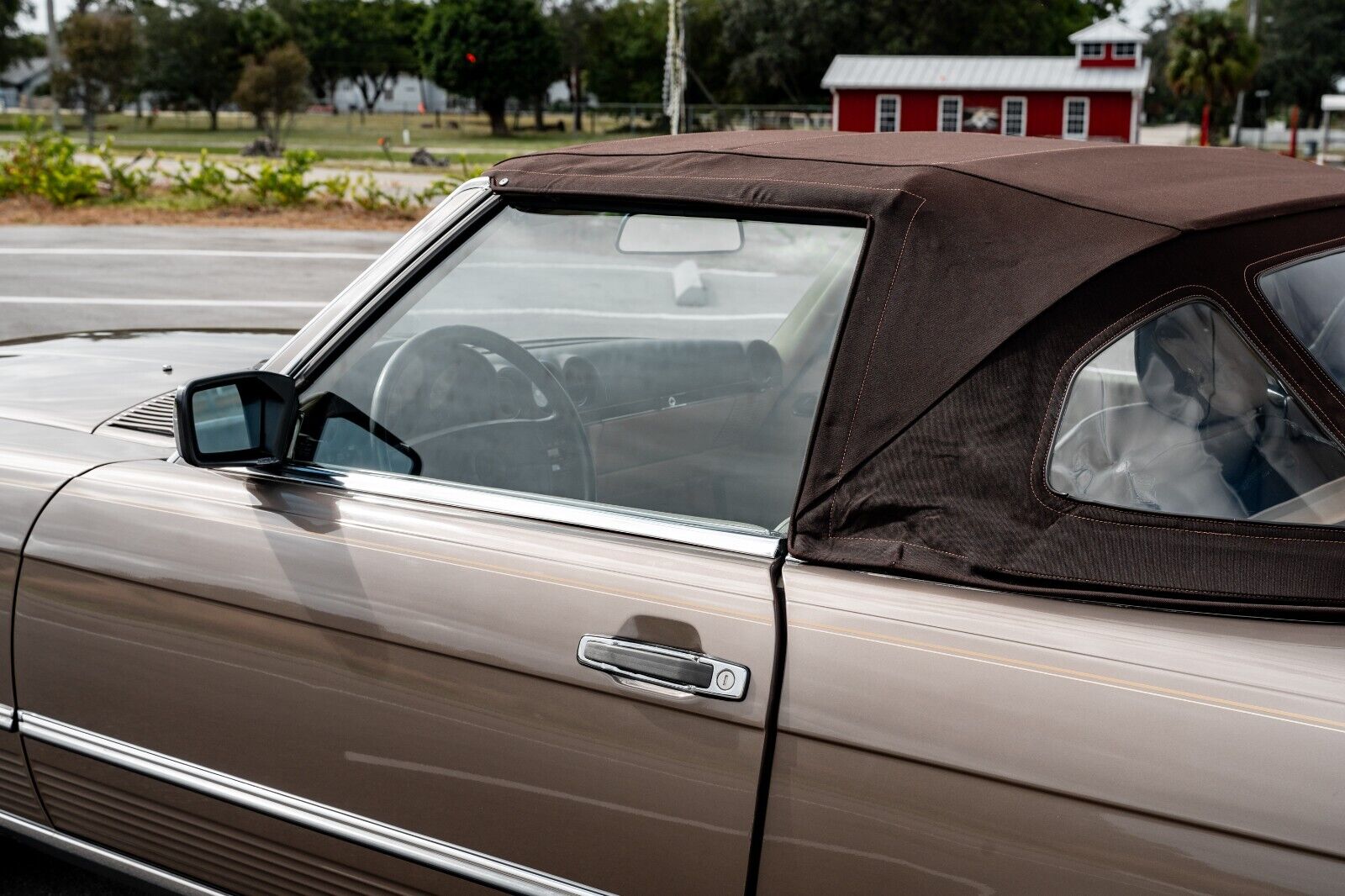 Mercedes-Benz-SL-Class-Cabriolet-1987-11