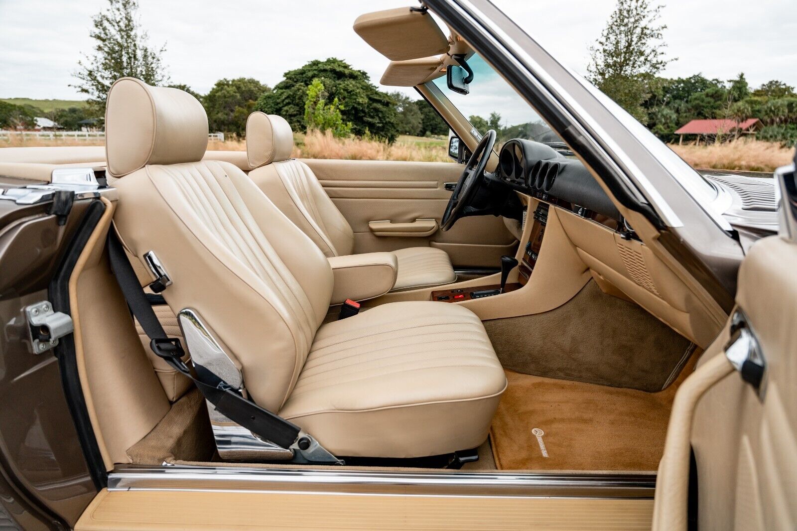 Mercedes-Benz-SL-Class-Cabriolet-1987-24