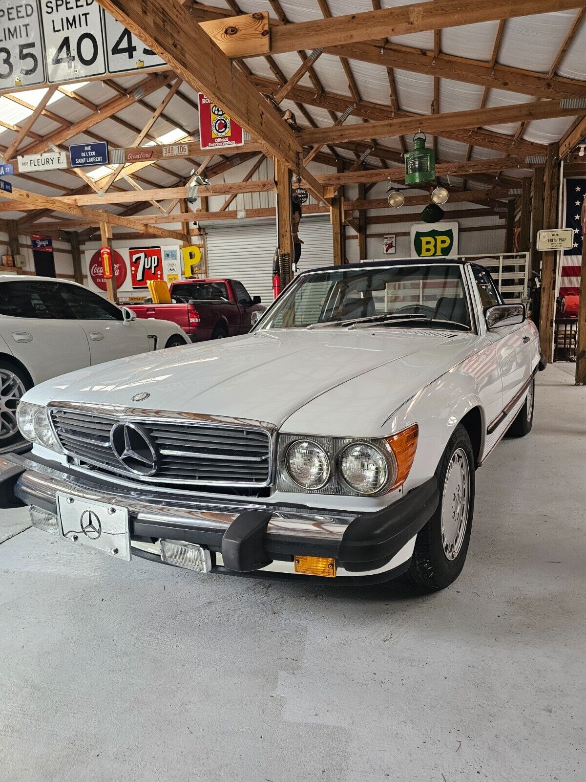 Mercedes-Benz-SL-Class-Cabriolet-1988-16