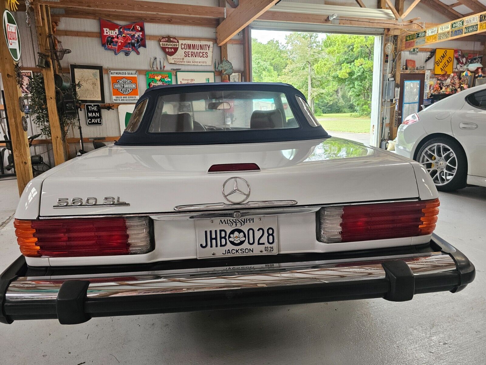 Mercedes-Benz-SL-Class-Cabriolet-1988-24