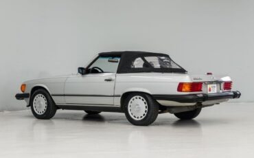 Mercedes-Benz-SL-Class-Cabriolet-1988-4