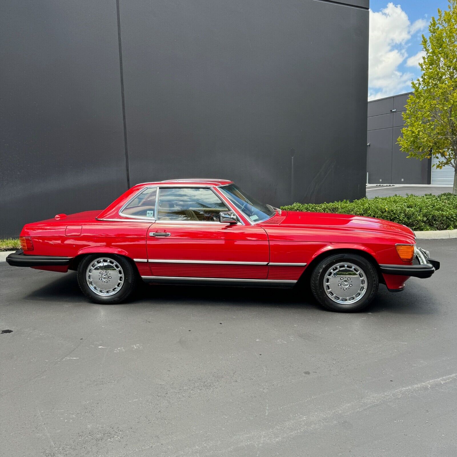 Mercedes-Benz-SL-Class-Cabriolet-1989-12