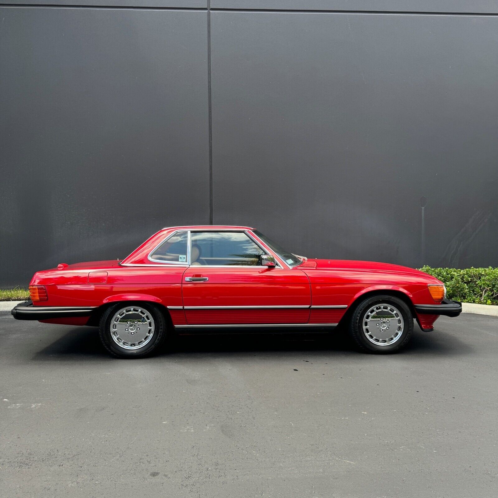 Mercedes-Benz-SL-Class-Cabriolet-1989-15