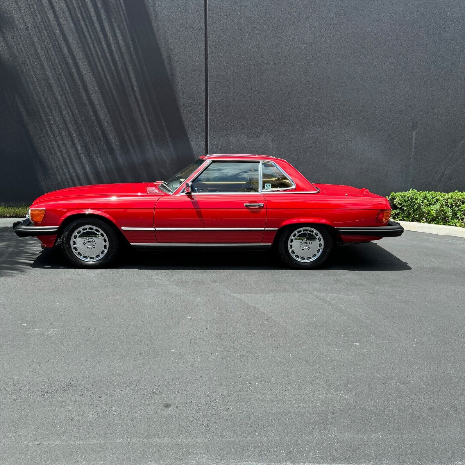 Mercedes-Benz-SL-Class-Cabriolet-1989-3