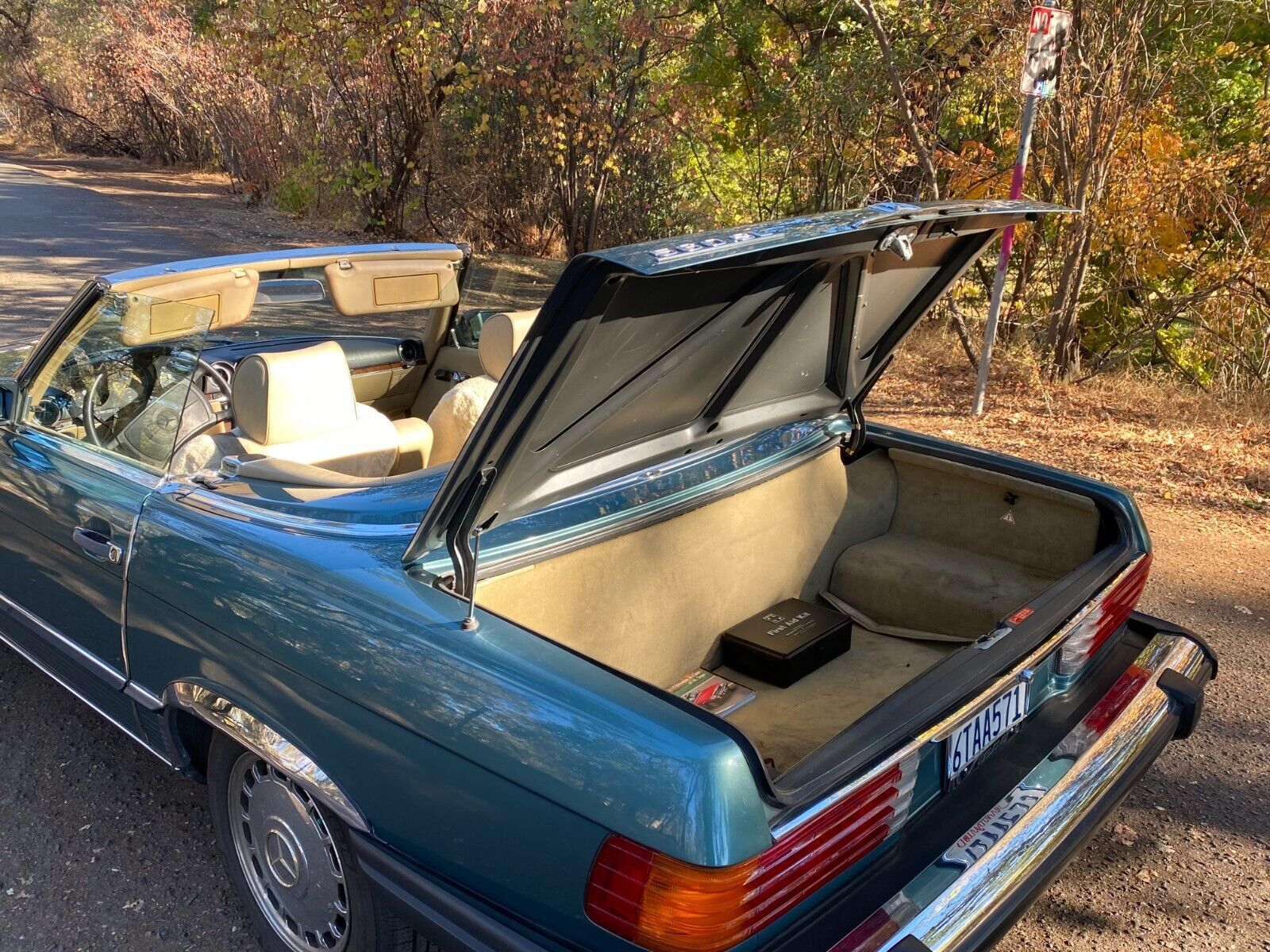 Mercedes-Benz-SL-Class-Cabriolet-1989-3