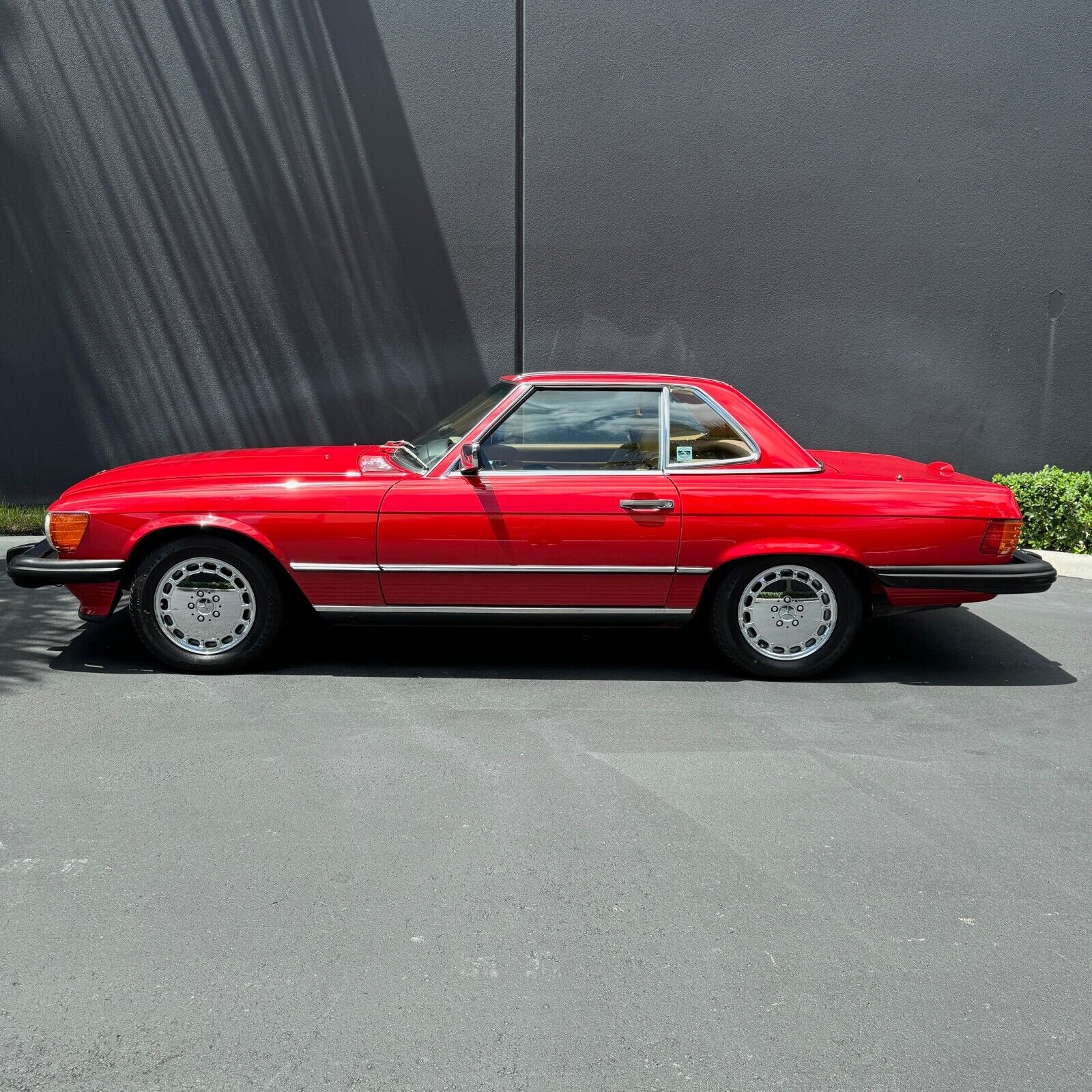 Mercedes-Benz-SL-Class-Cabriolet-1989-4