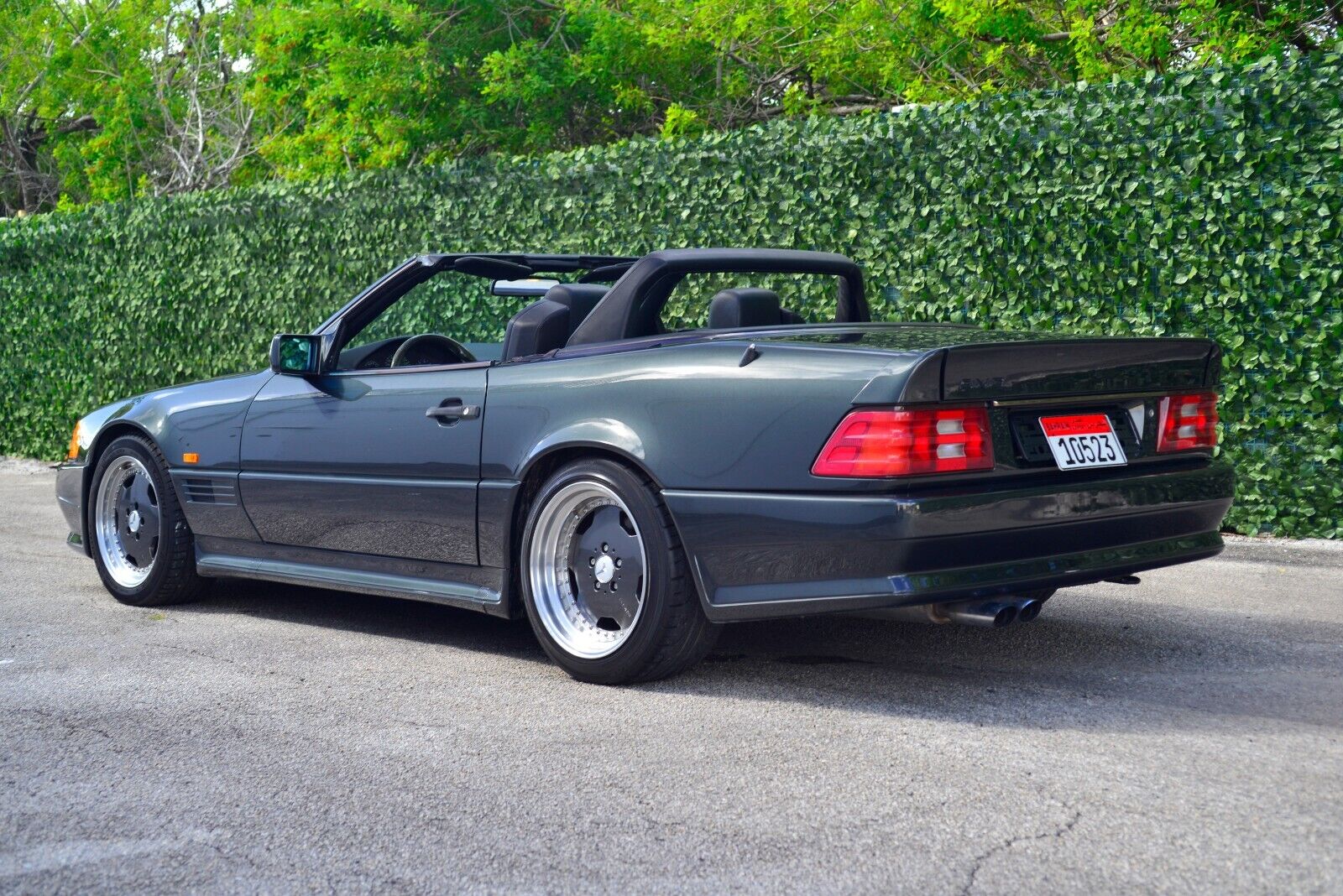 Mercedes-Benz-SL-Class-Cabriolet-1990-24