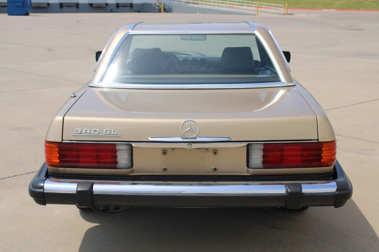 Mercedes-Benz-SL-Class-Coupe-1983-4