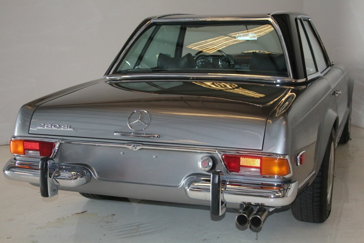 Mercedes-Benz-SL280-PAGODA-1970-16