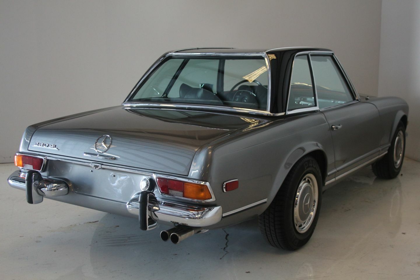 Mercedes-Benz-SL280-PAGODA-1970-17