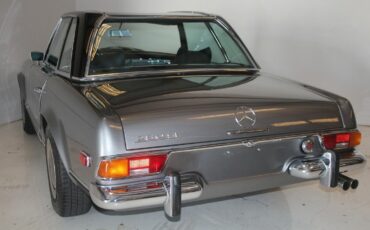 Mercedes-Benz-SL280-PAGODA-1970-18