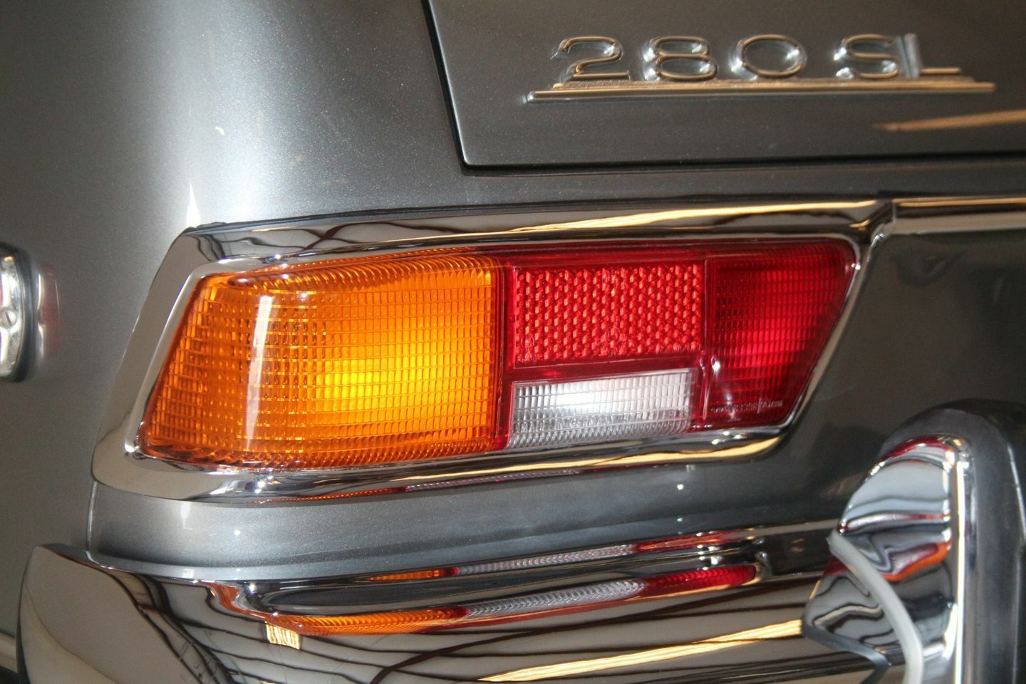 Mercedes-Benz-SL280-PAGODA-1970-23