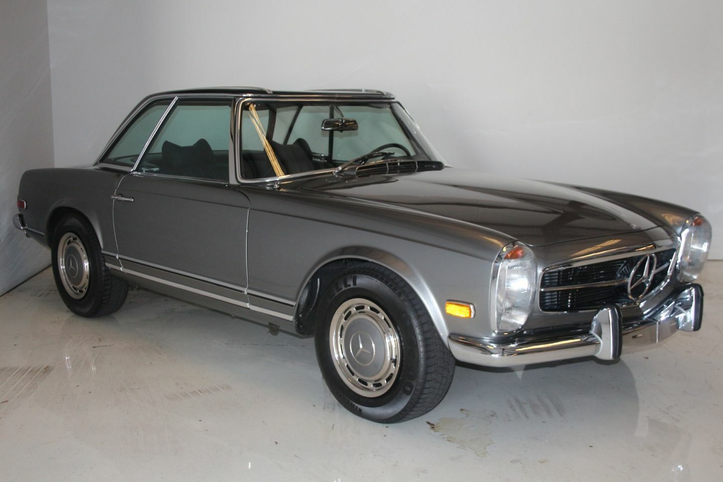 Mercedes-Benz-SL280-PAGODA-1970-5