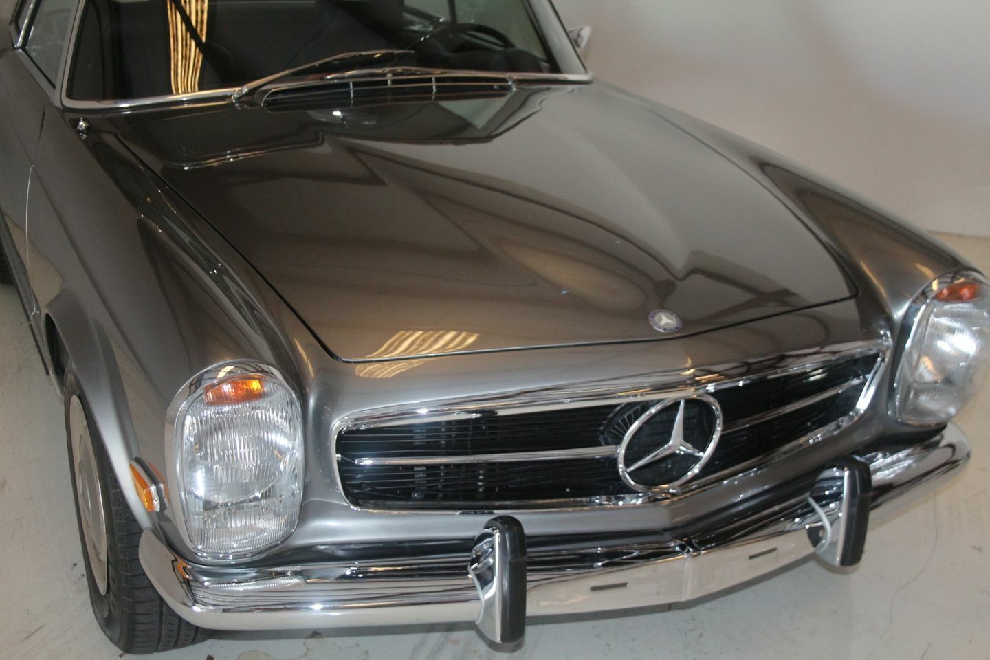 Mercedes-Benz-SL280-PAGODA-1970-6