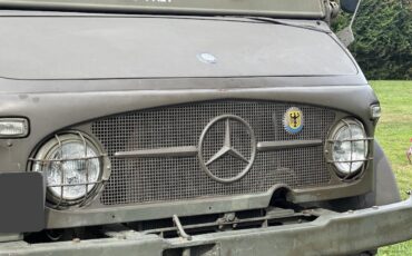 Mercedes-Benz-Unimog-SUV-1963-26