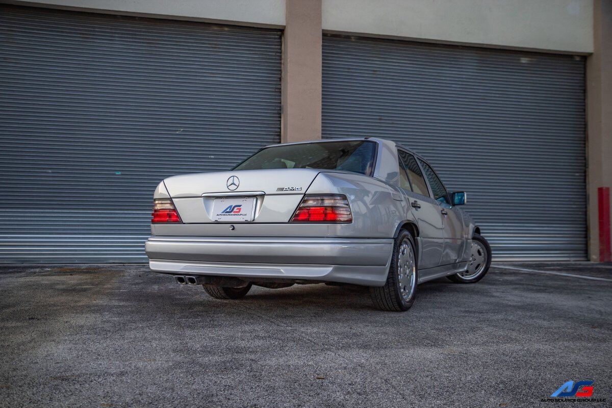 Mercedes-Benz-W124-1995-2