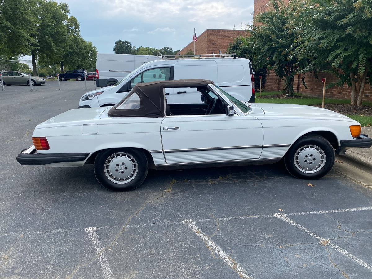 Mercedes-benz-380sl-convertible-1981-3