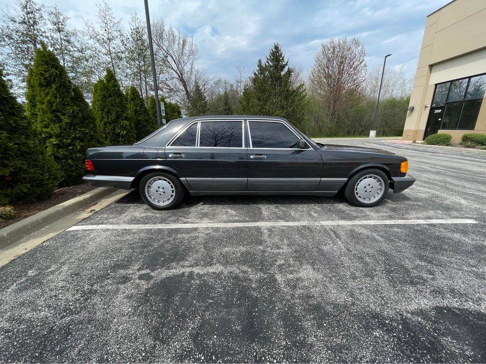 Mercedes-benz-560sel-1990-3