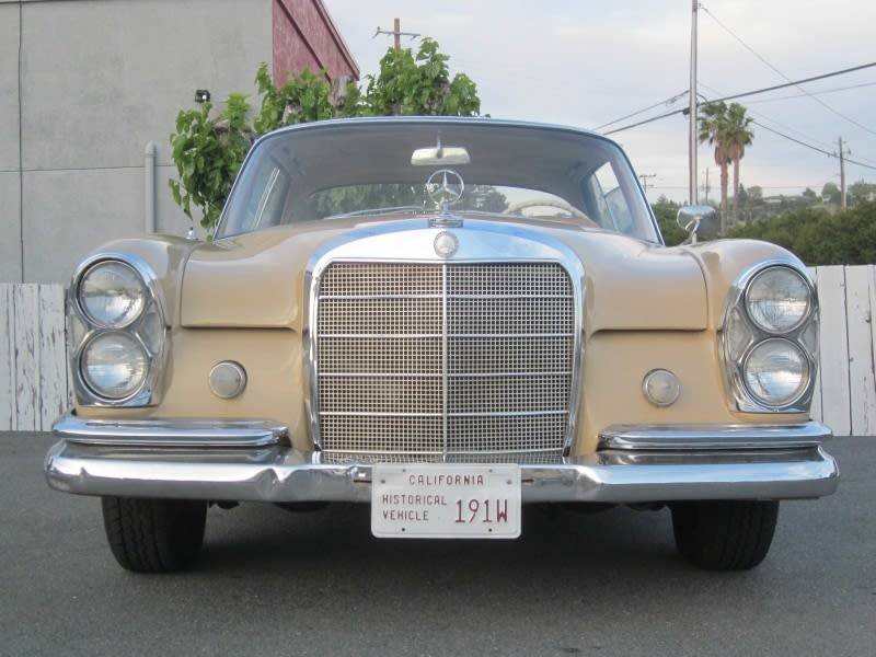 Mercedes-benz-Benz-220-se-coupe-1962-1