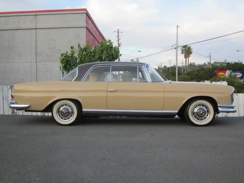 Mercedes-benz-Benz-220-se-coupe-1962-16